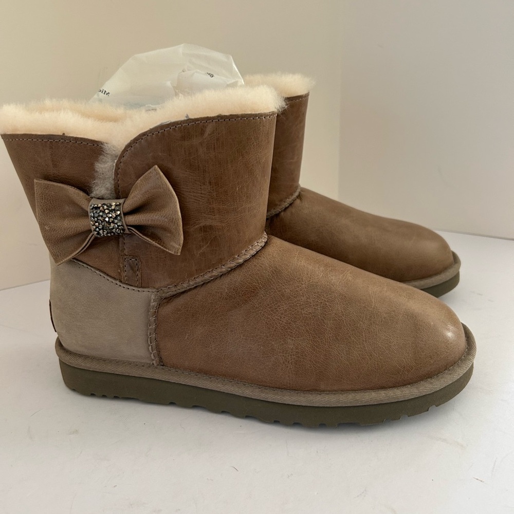 UGG Chestnut Brown  brand new!Bow Ankle Boots